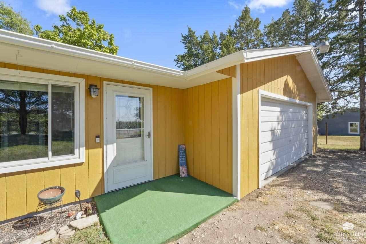 Manhattan, KS 66503,10918 Lakeside DR