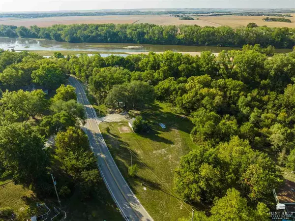 604 1st ST, St. George, KS 66535