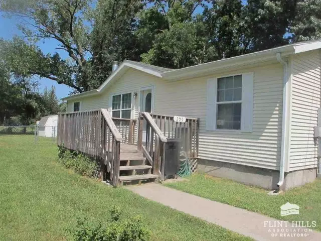 209 9th ST, Ogden, KS 66517