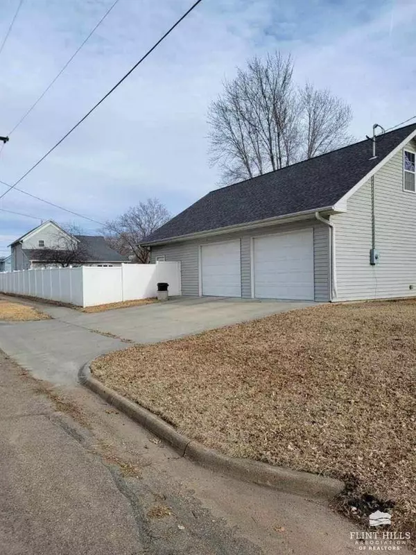 Hanover, KS 66945,321 W Washington