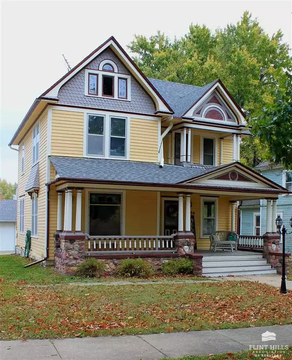 Holton, KS 66436,220 Pennsylvania AVE