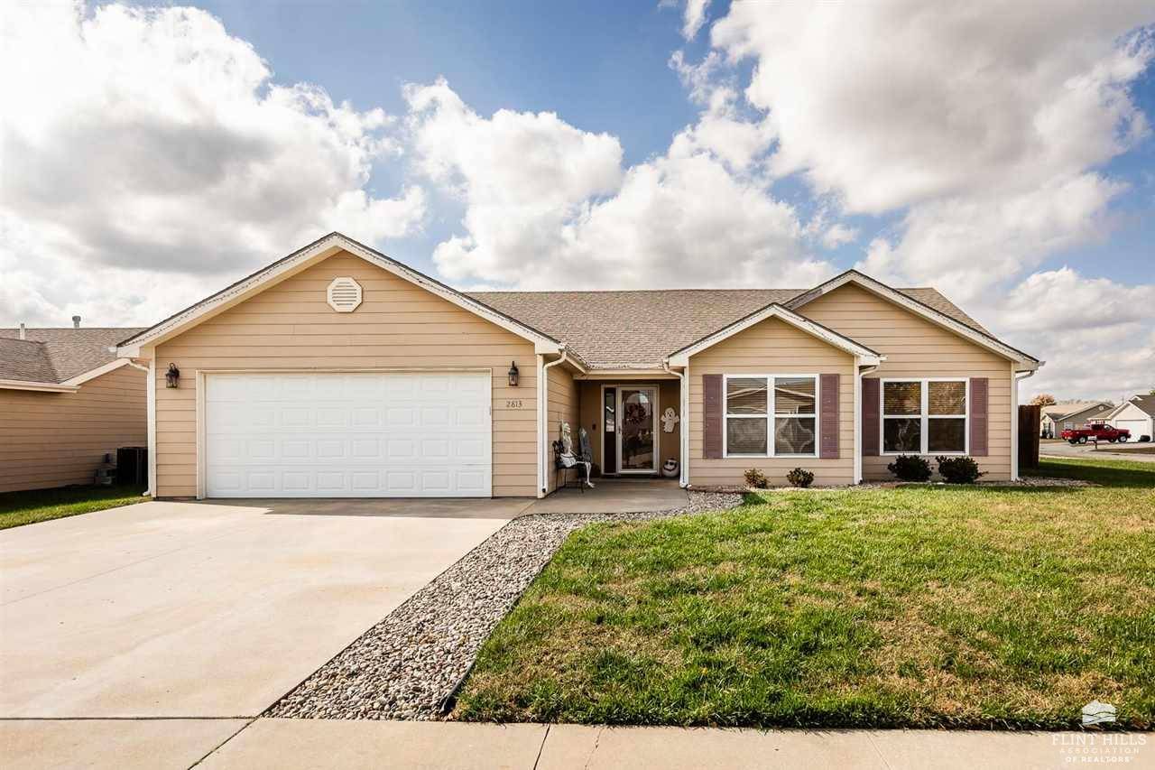 2813 Brookville DR, Manhattan, KS 66502