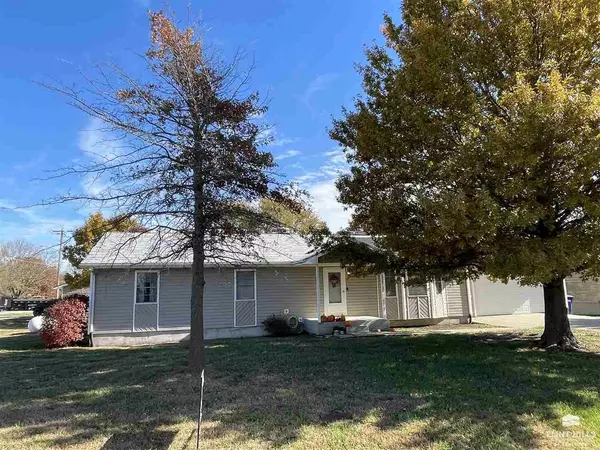 Maple Hill, KS 66507,508 Sunset Ln