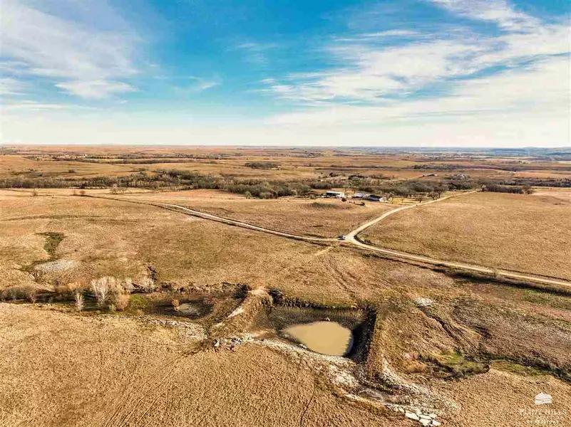 0 Low Water North, Alma, KS 66401