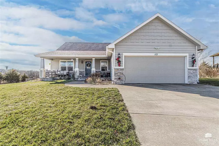 113 Fourwinds CT, Manhattan, KS 66503