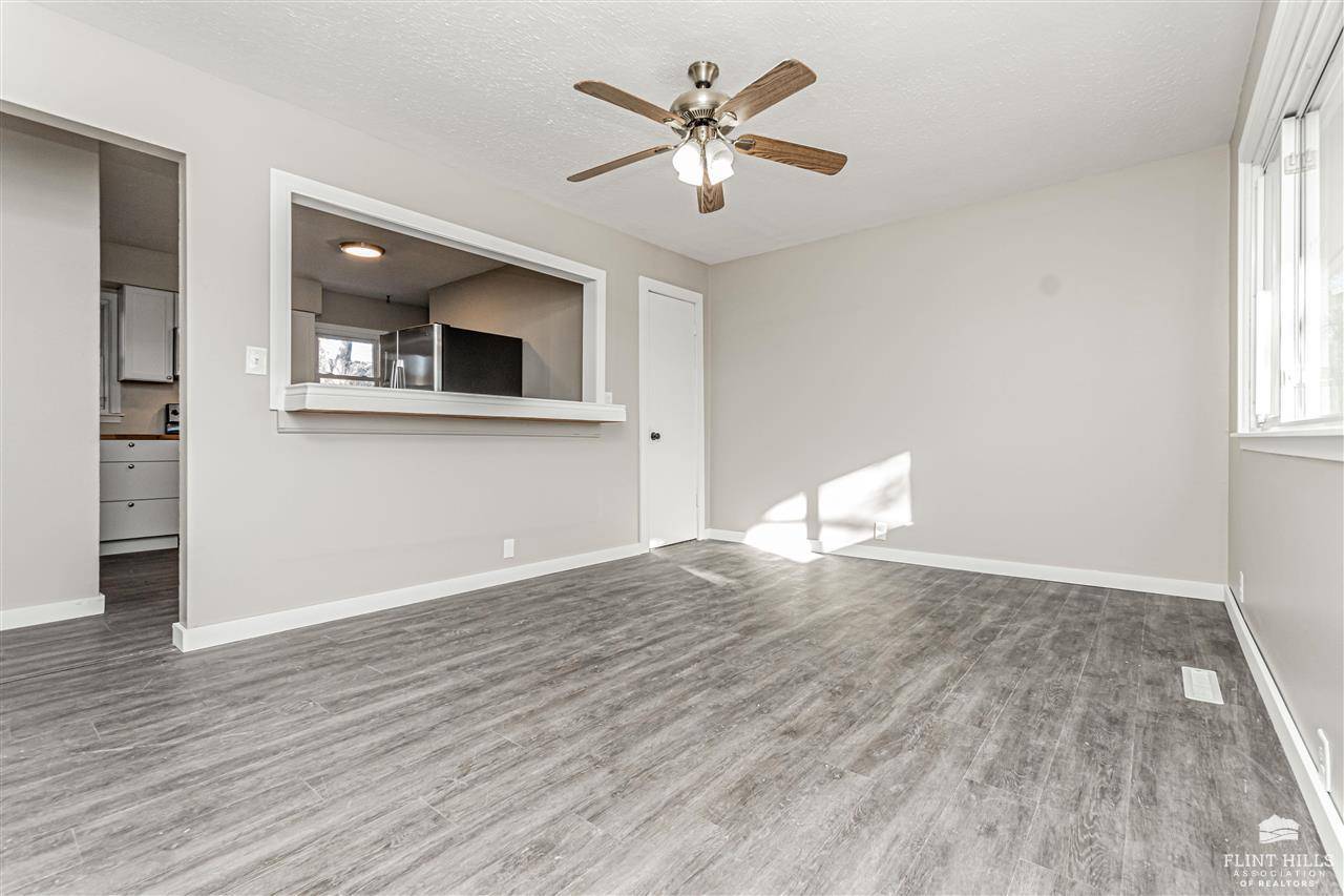 Junction City, KS 66441,1060 Cedar ST
