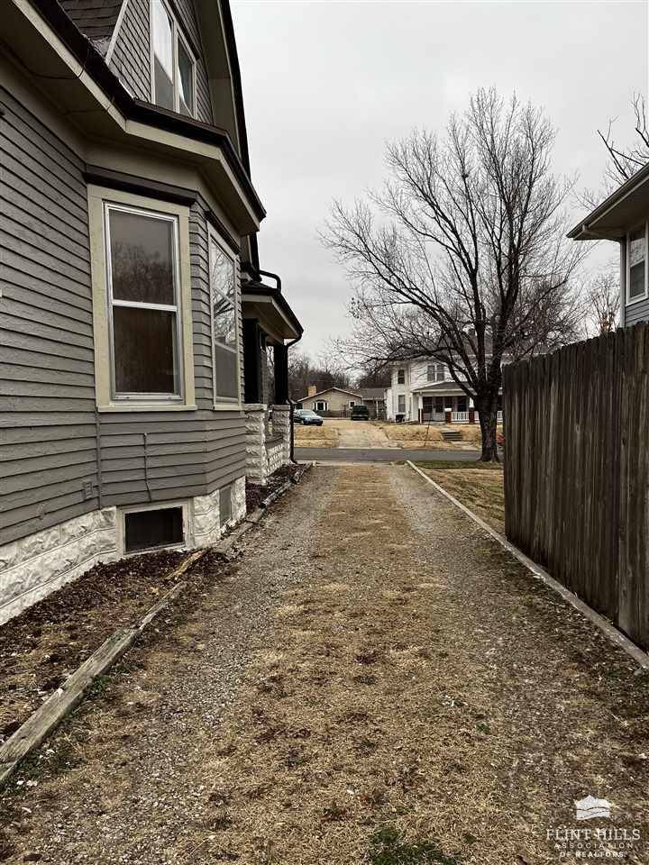 Abilene, KS 67410,203 NW 10th ST