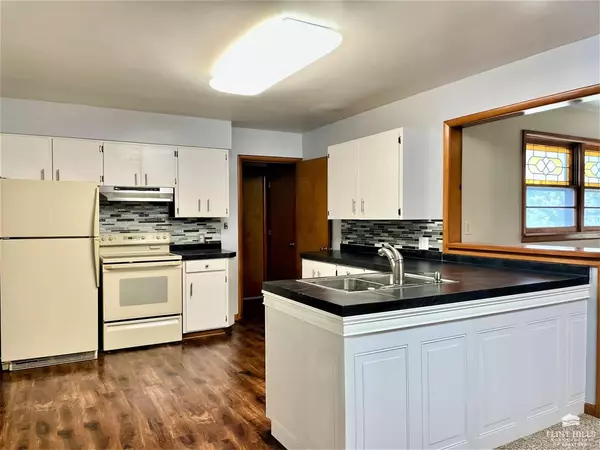 Waterville, KS 66548,405 W Commercial