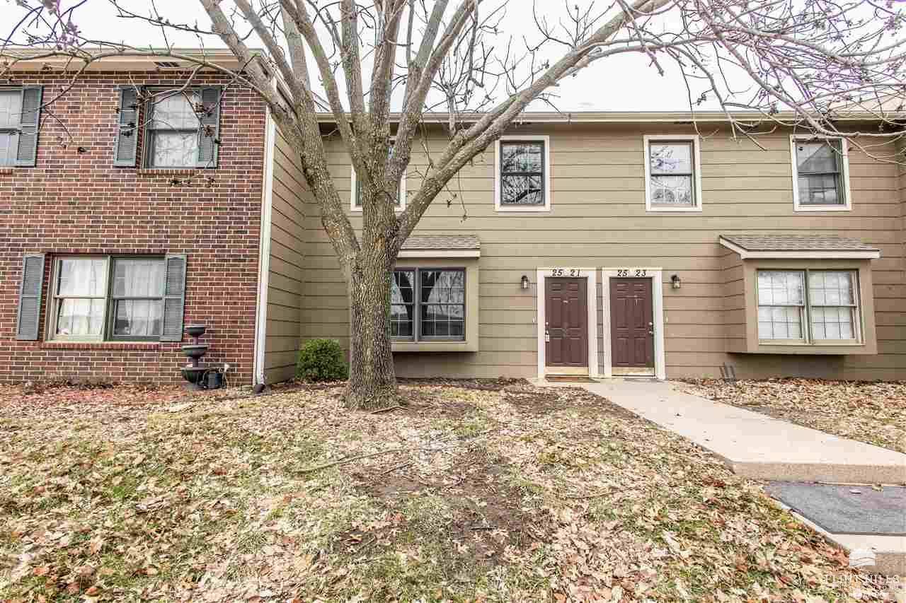 2521 Candle Crest CIR, Manhattan, KS 66502