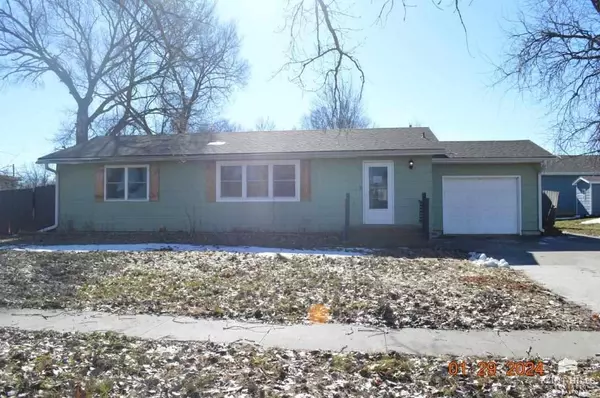 Waterville, KS 66548,211 E Walnut ST