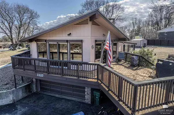 Milford, KS 66514,3327 Rolling Hills DR
