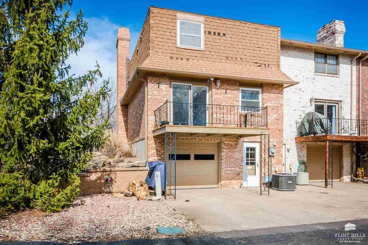 344 Twykingham PL, Manhattan, KS 66503