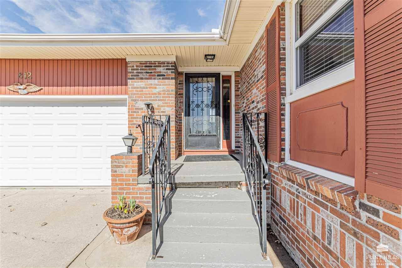 Junction City, KS 66441,812 McClure ST