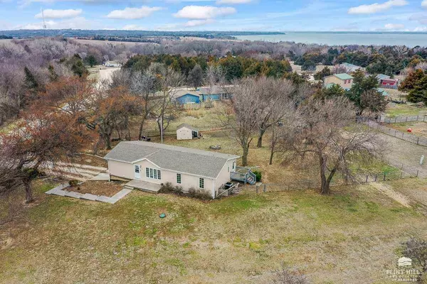 10617 Moske CIR, Milford, KS 66514