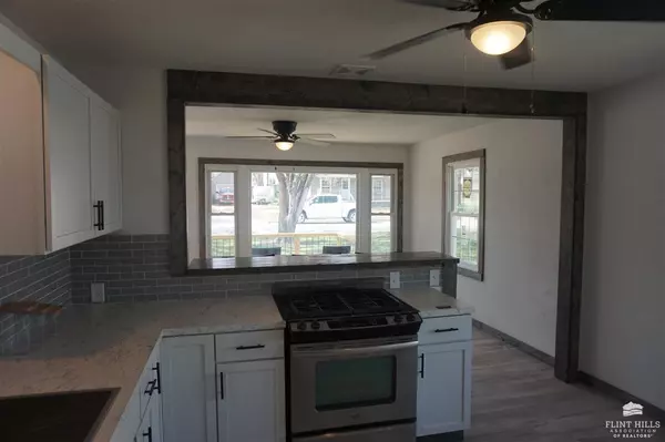 Enterprise, KS 67441,404 S Tell ST