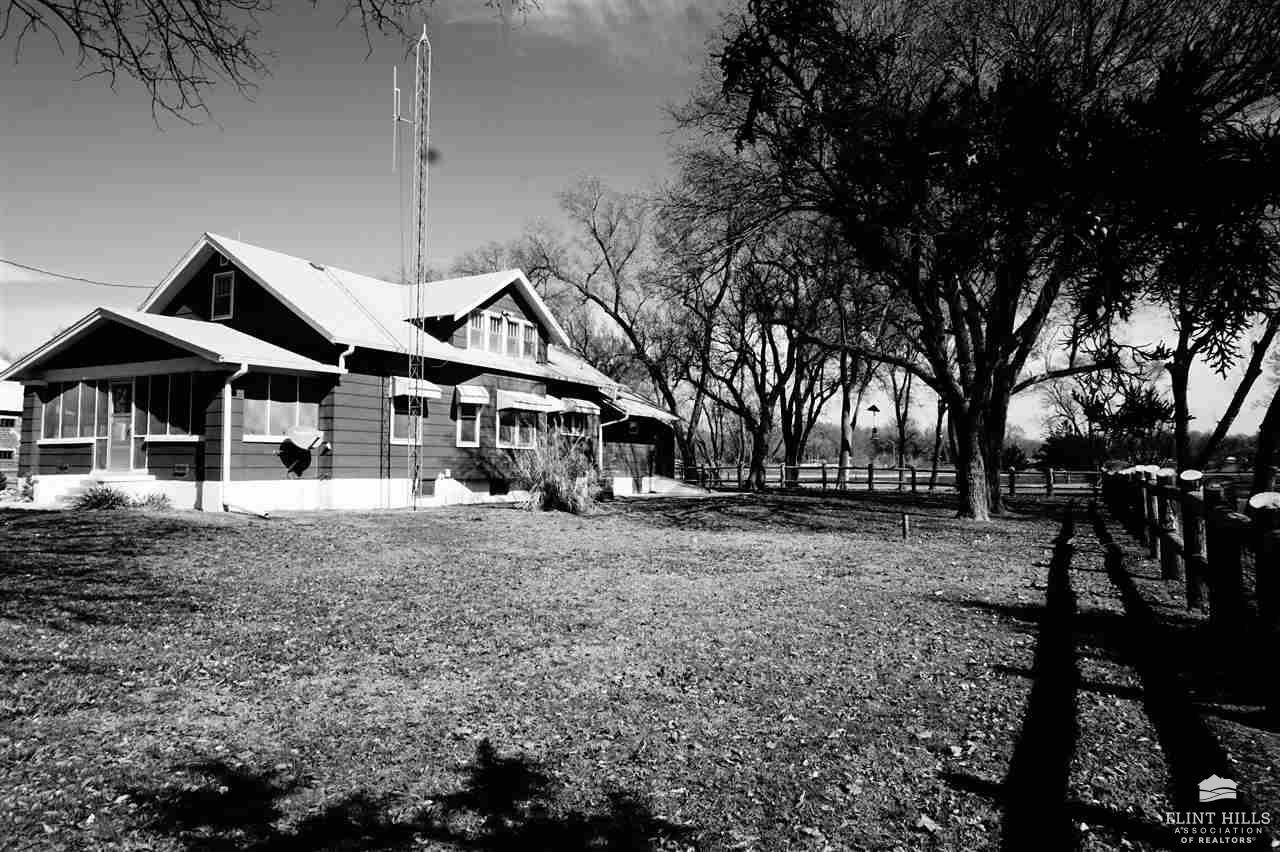 2156 Eden RD, Abilene, KS 67410