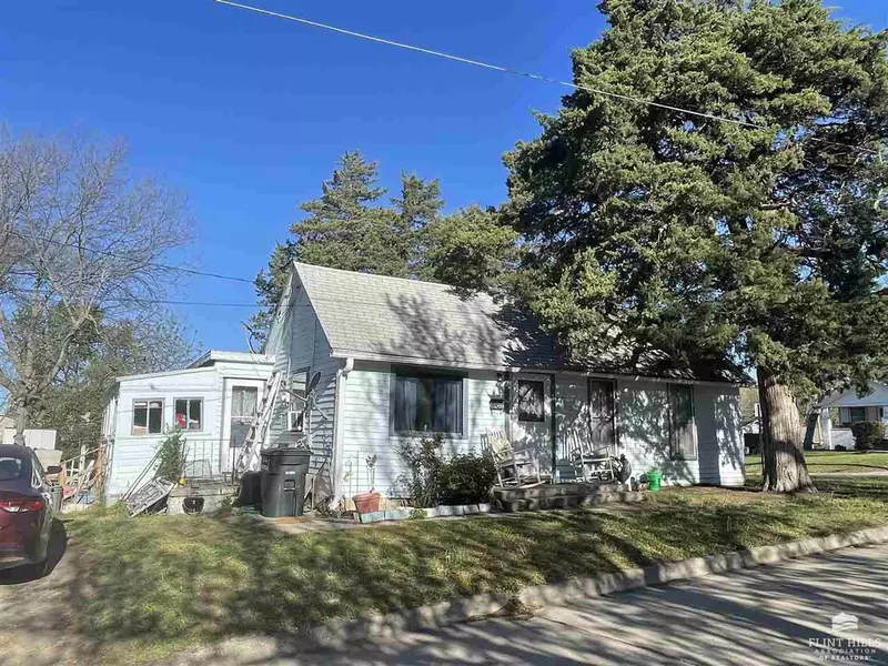 1039 10th ST, Clay Center, KS 67432