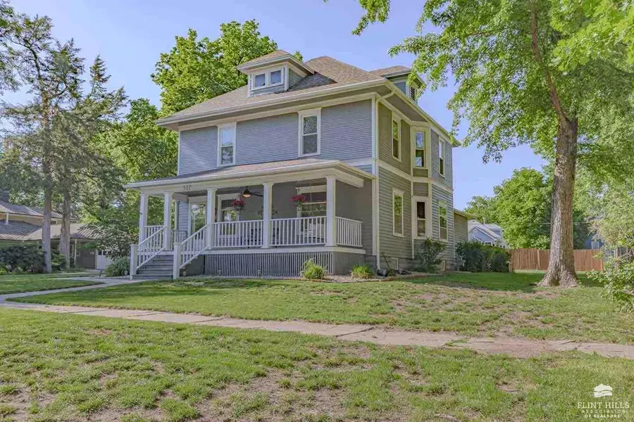 517 Frederick ST, Clay Center, KS 67432