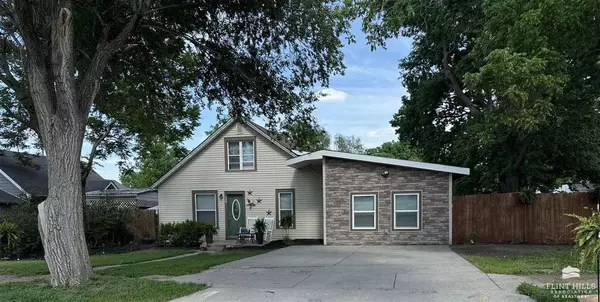 Jamestown, KS 66948,311 Spruce