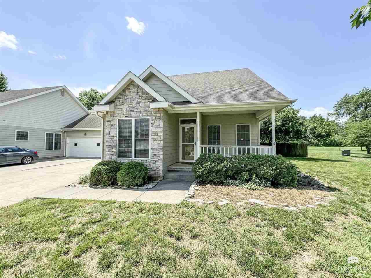 Manhattan, KS 66502,3895 Golden Eagle DR