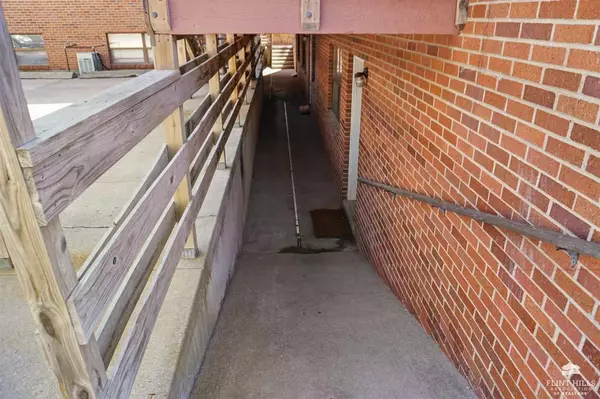 Manhattan, KS 66502,1207 Kearney ST