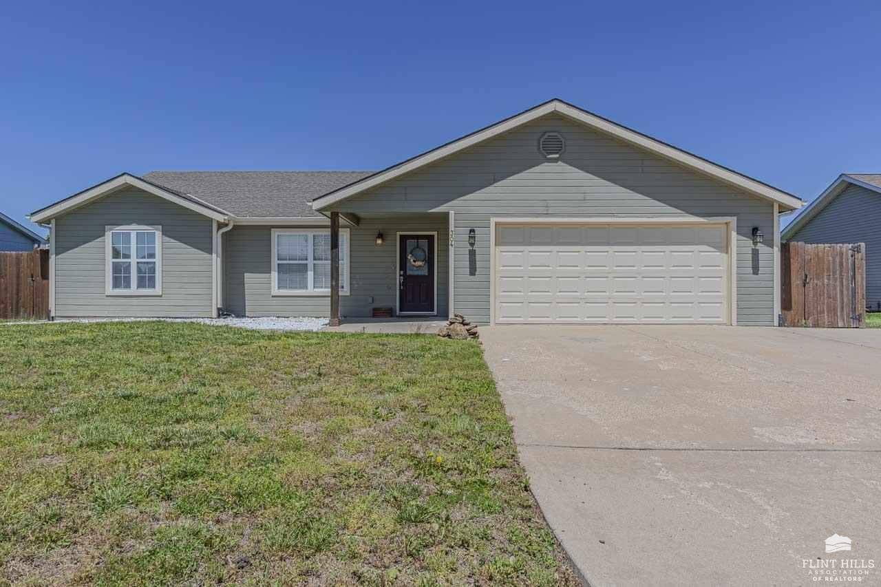 304 Walters DR, Manhattan, KS 66502