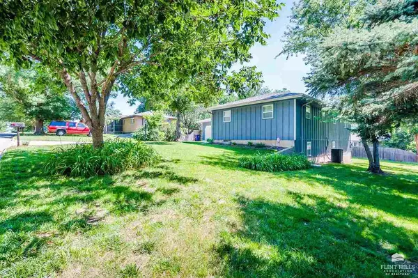 Manhattan, KS 66502,828 Allison AVE