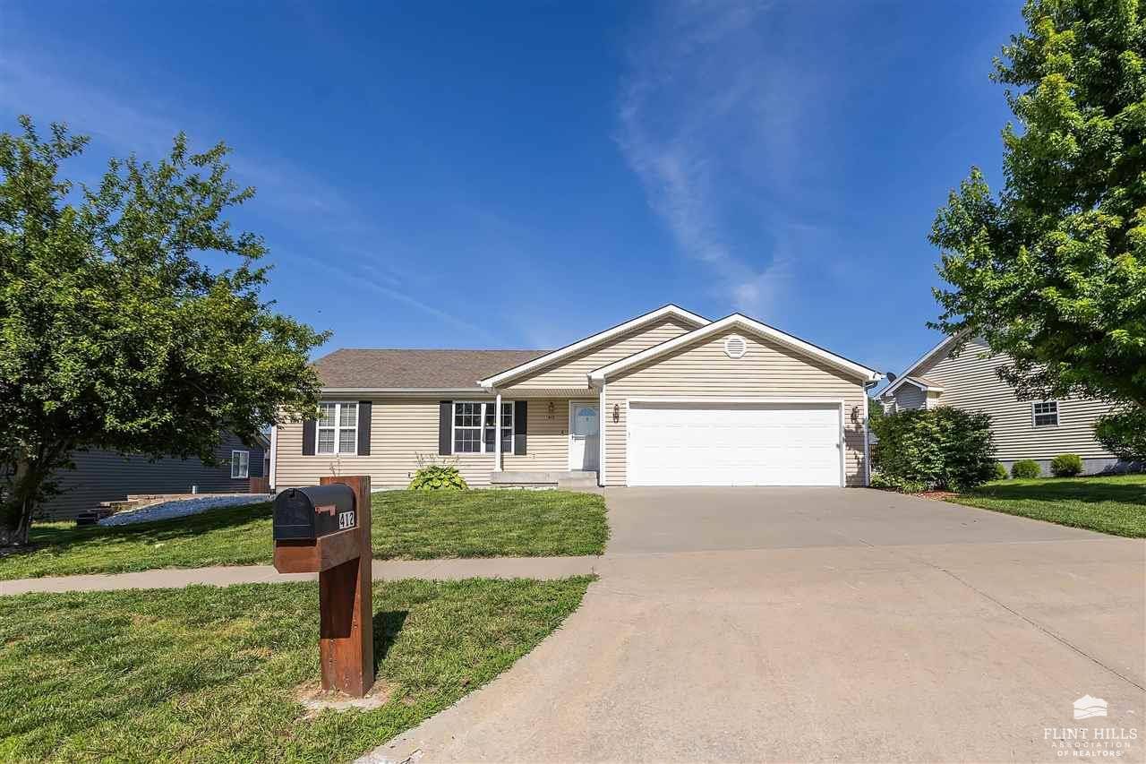 412 Highland Ridge DR, Manhattan, KS 66502