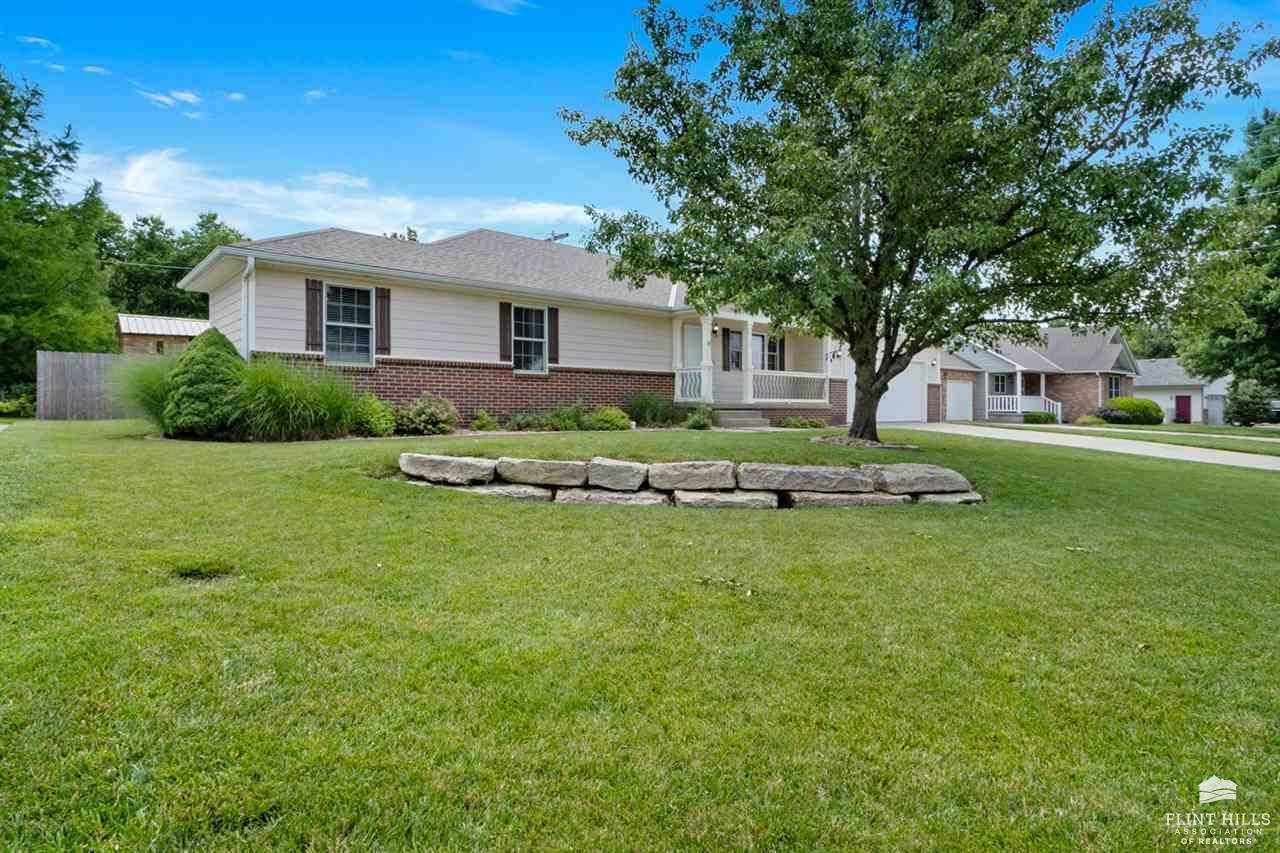 Manhattan, KS 66502,8732 Eagles Landing DR