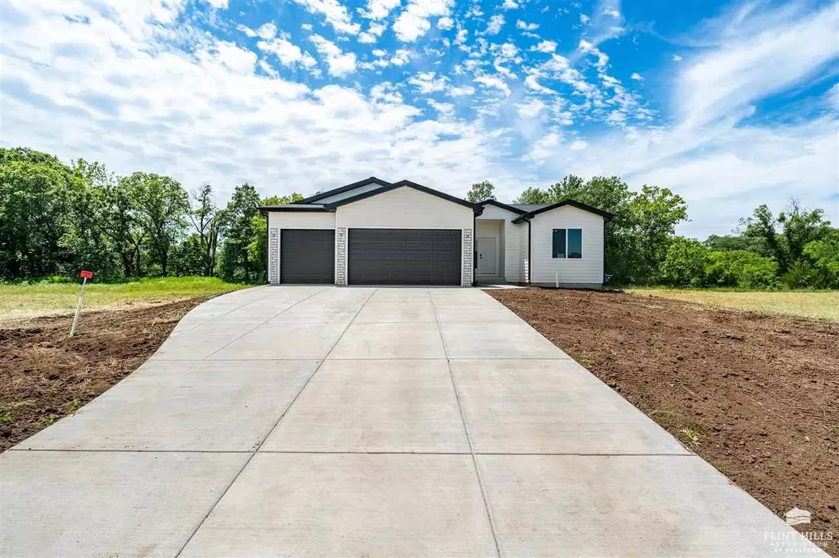 Manhattan, KS 66502,8371 Derik CT