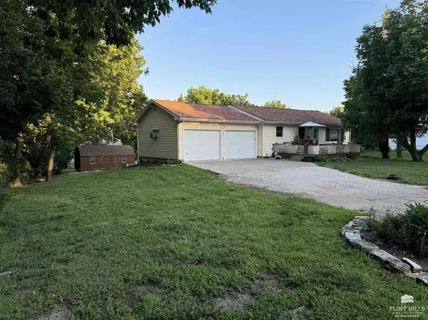 Eskridge, KS 66423,310 Locust St