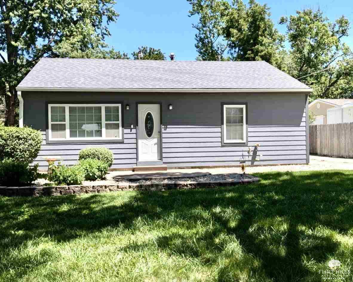 2006 Parkway DR, Manhattan, KS 66502