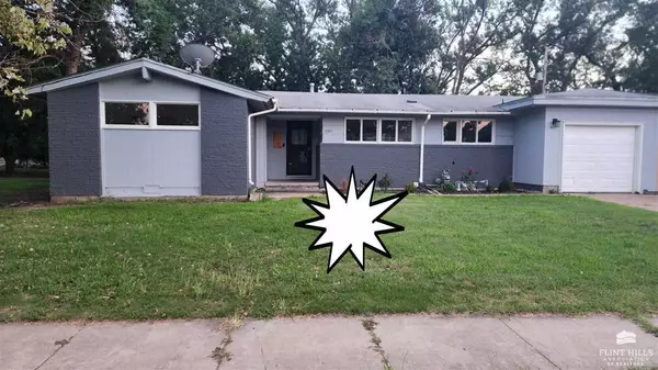 Salina, KS 67401,1001 Merrily CIR