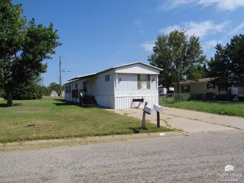 224 Locust ST, Junction City, KS 66441