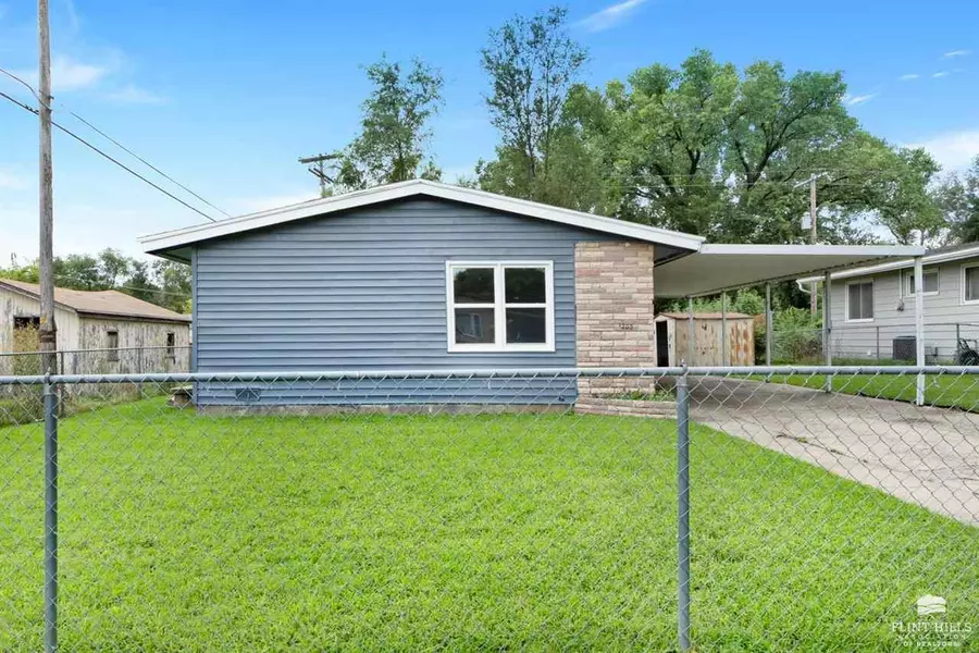 1205 W 18th ST, Junction City, KS 66441