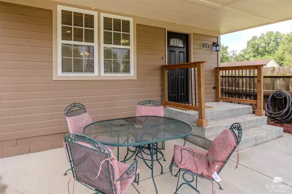 Ogden, KS 66517,218 12 ST