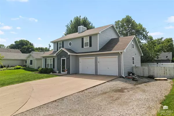 Manhattan, KS 66502,2519 Nutmeg CIR