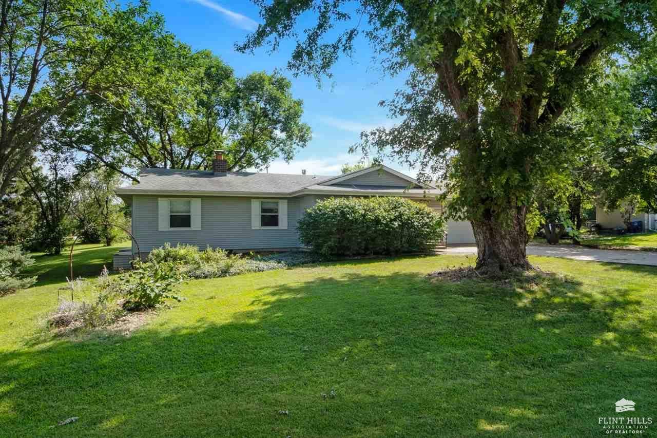 Manhattan, KS 66502,1709 Hollow Tree Lane