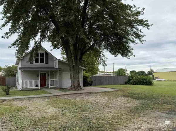 210 Fowler ST, Maple Hill, KS 66507