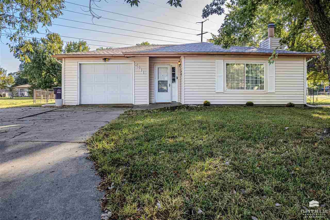 2411 Purcell's ML, Manhattan, KS 66502