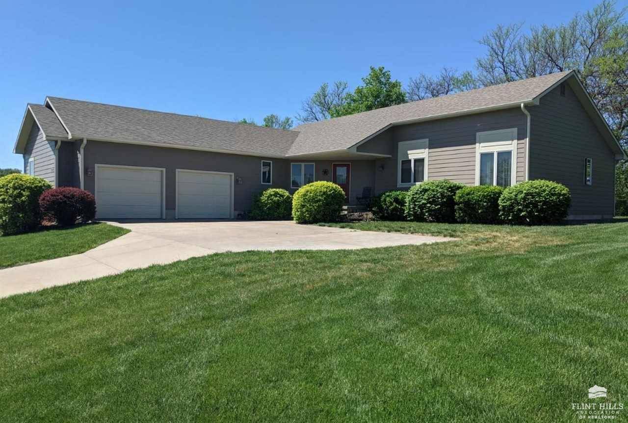 2002 Faith AVE, Abilene, KS 67410