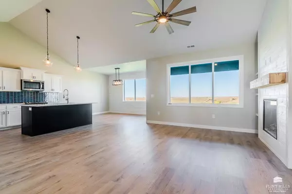 Manhattan, KS 66503,5718 Goheen DR