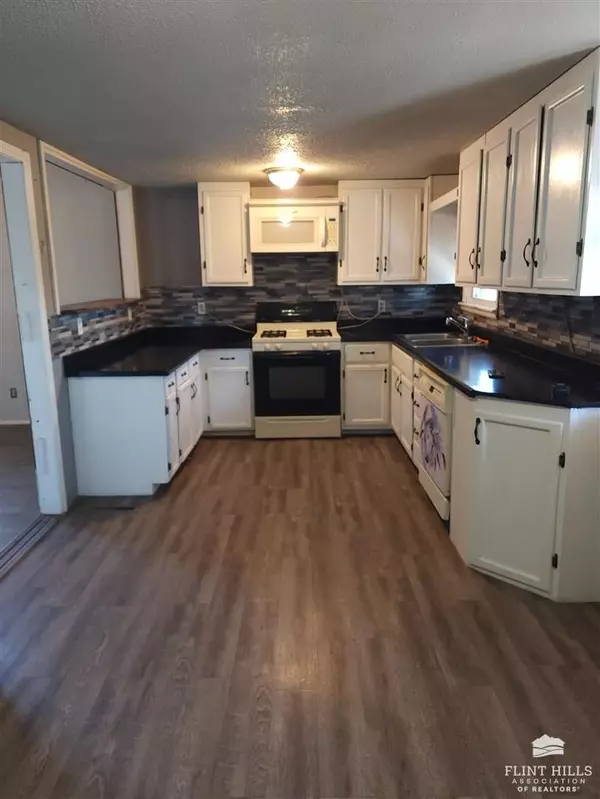 Solomon, KS 67480,395 1800 AVE