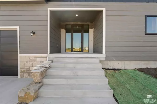 St. George, KS 66535,11732 Kanon RDG