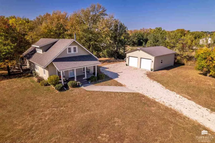 3620 Stewart Farm RD, Wamego, KS 66547