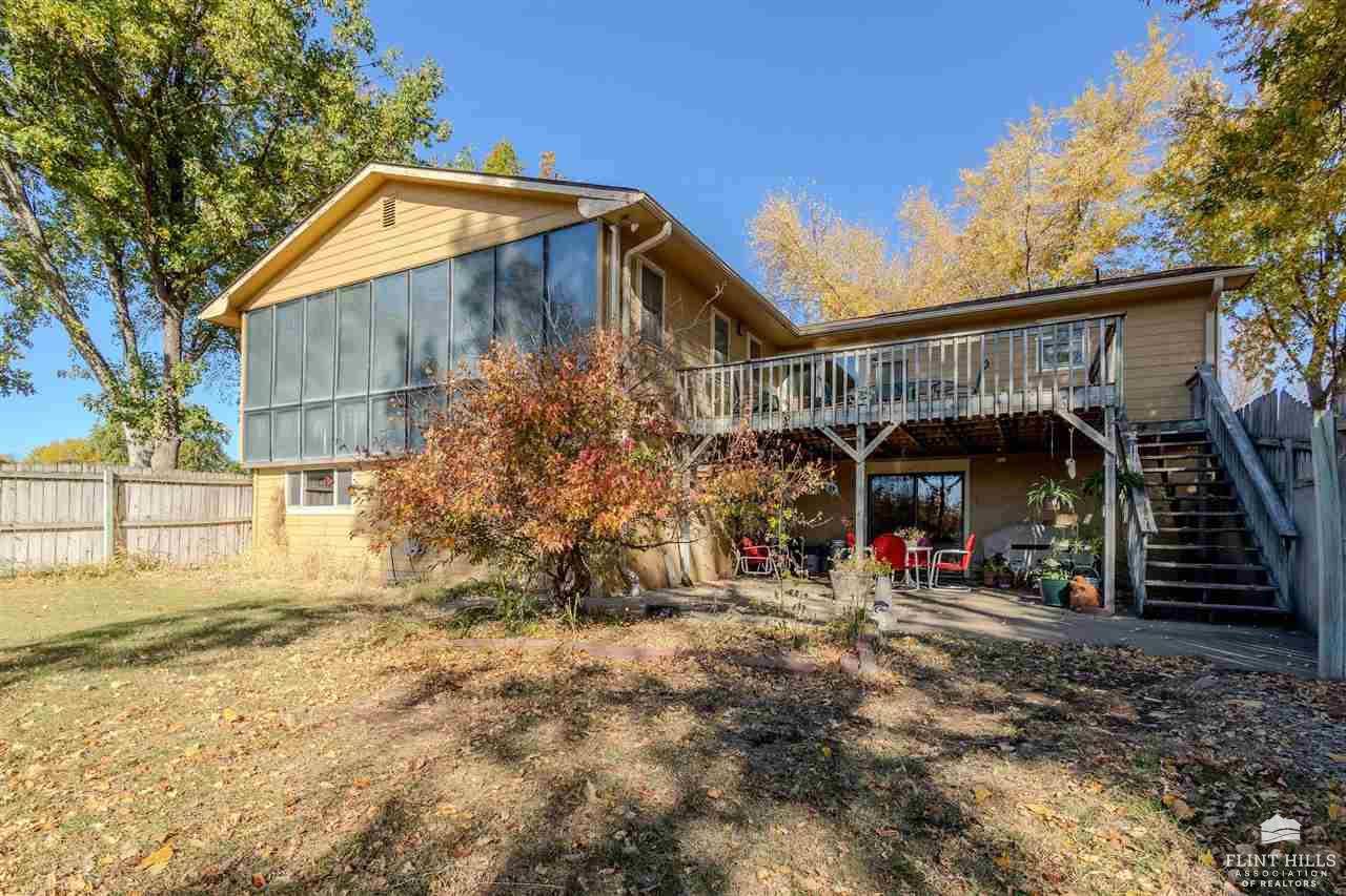 Wamego, KS 66547,4621 Meadow LN