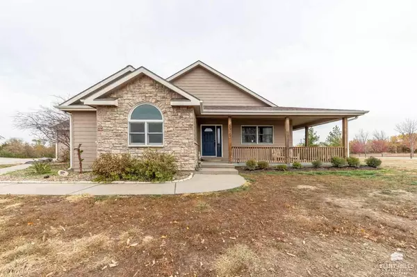 5915 Indian Summer, Wamego, KS 66547