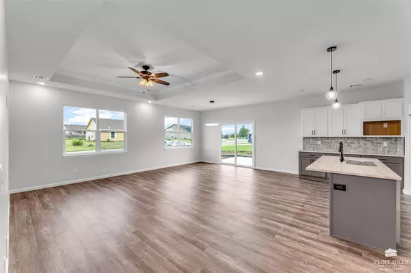 Junction City, KS 66441,1812 Sutterwoods Rd.