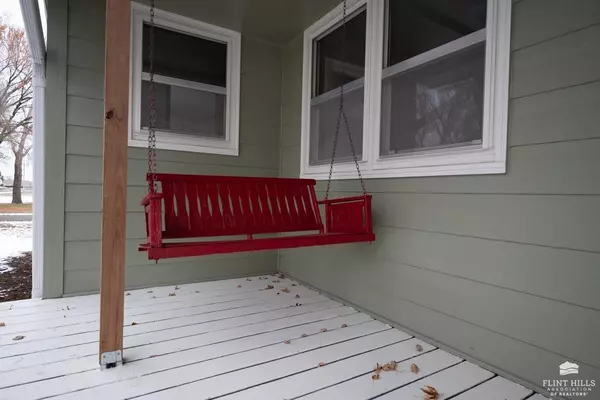 Maple Hill, KS 66507,624 Pierce ST