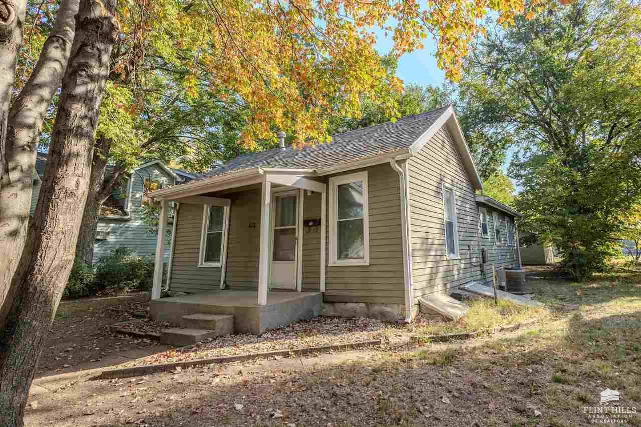 Wamego, KS 66547,612 Maple ST